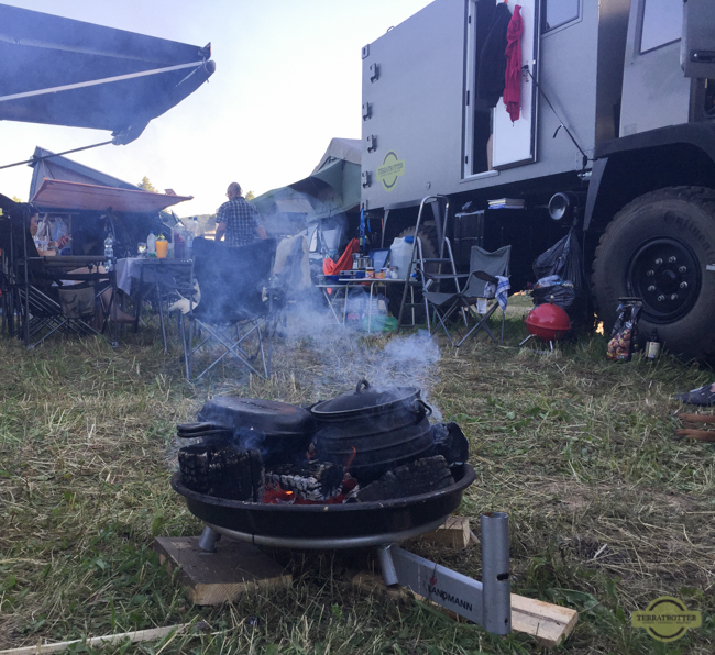 Dutch ovens on Campfire
